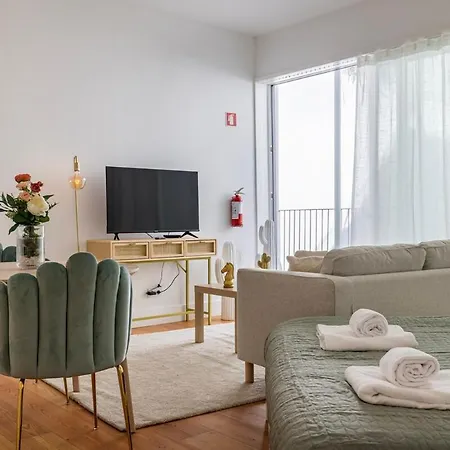 Cozy Hideout Ii By Innkeeper *